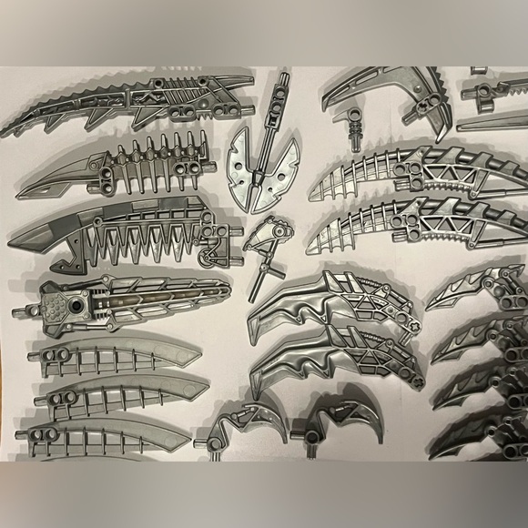 Huge Set Of LEGO Bionicle Weapons Set Of 43 Items Bundle Genuine Bionicle Parts - Picture 15 of 15